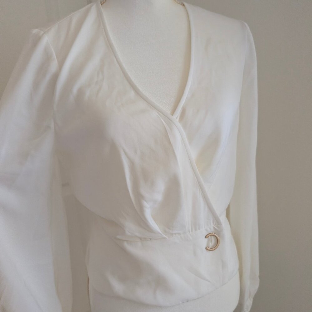 NWT - Finders Keepers - White Wrap Top, Size M